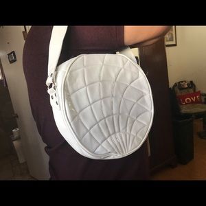 White Concha purse